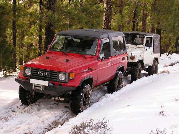 Toyota Land Cruiser HZJ73 4x4