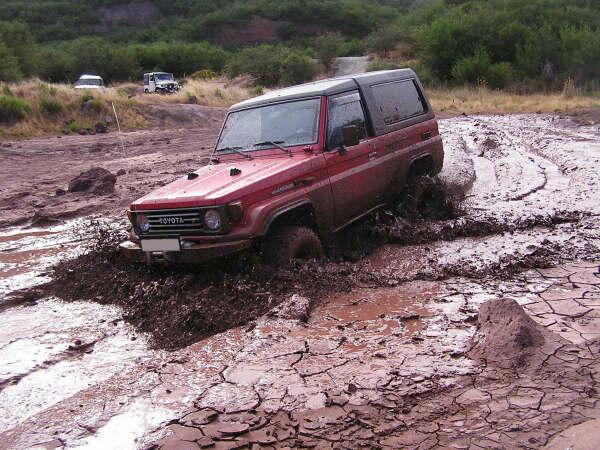 Toyota Land Cruiser HZJ73 4x4