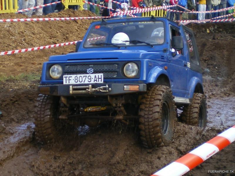 Suzuki Samurai trial 4x4