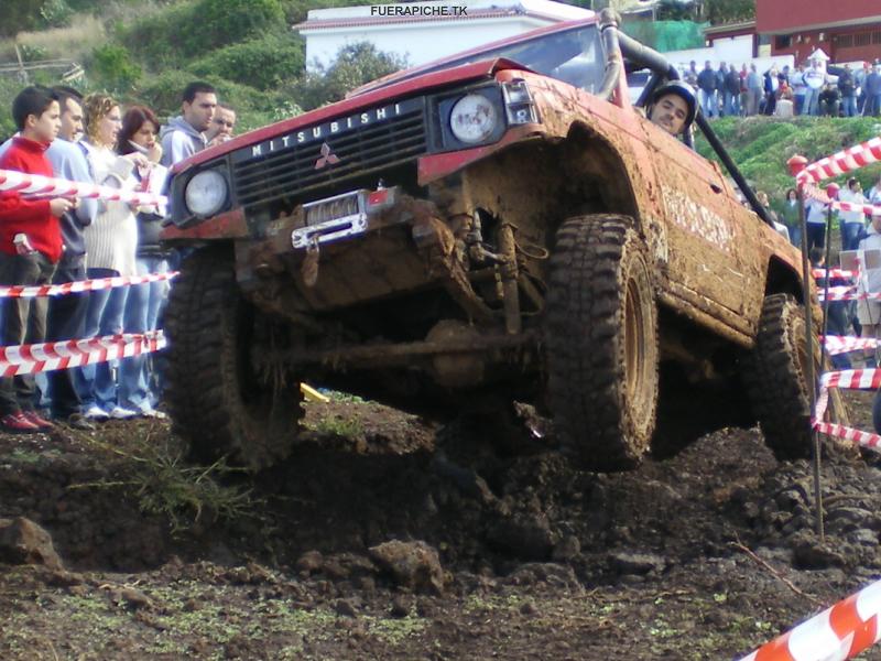 Mitsubishi Montero eje rigido delantero trial 4x4