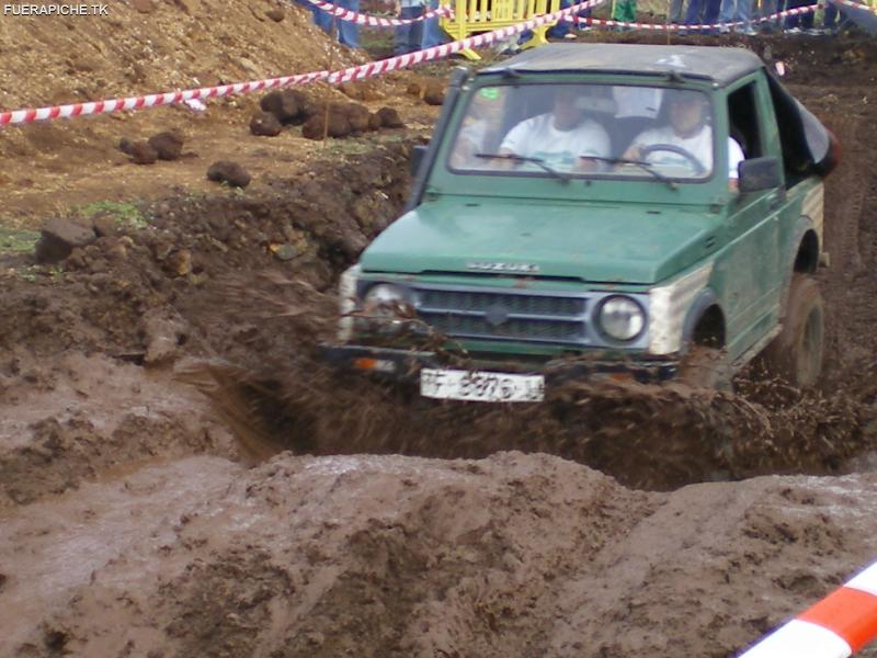 Suzuki Samurai trial 4x4