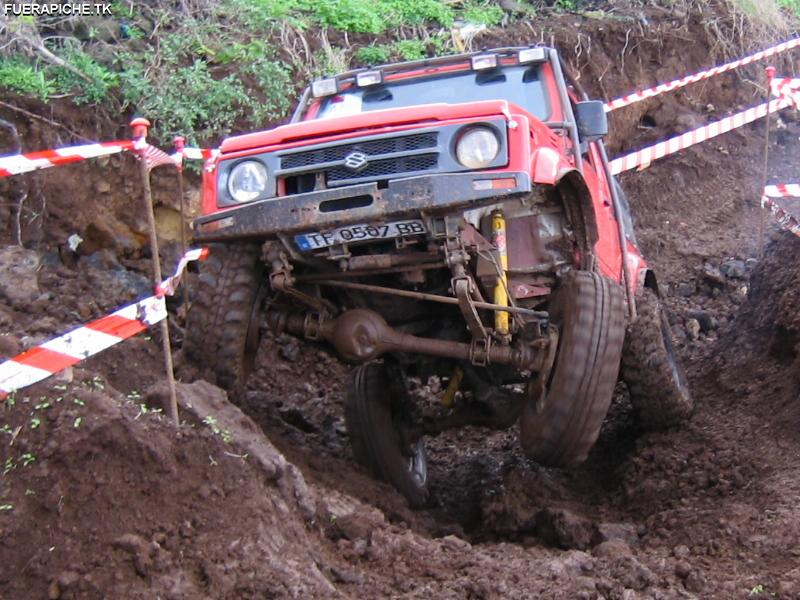 Suzuki Samurai trial 4x4