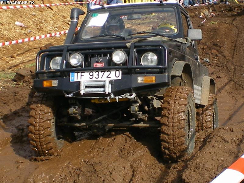 Suzuki Samurai trial 4x4