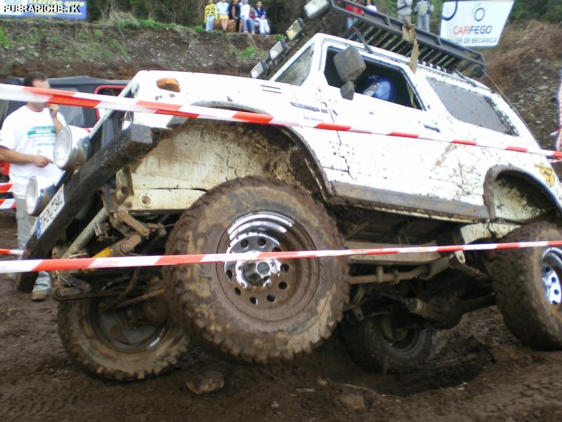 Suzuki Samurai trial 4x4