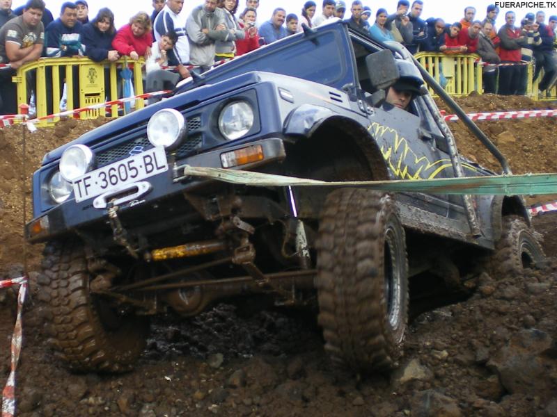 Suzuki Samurai trial 4x4