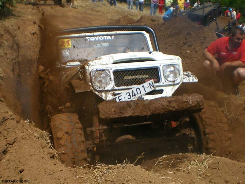 Toyota Land Cruiser BJ40 trial 4x4