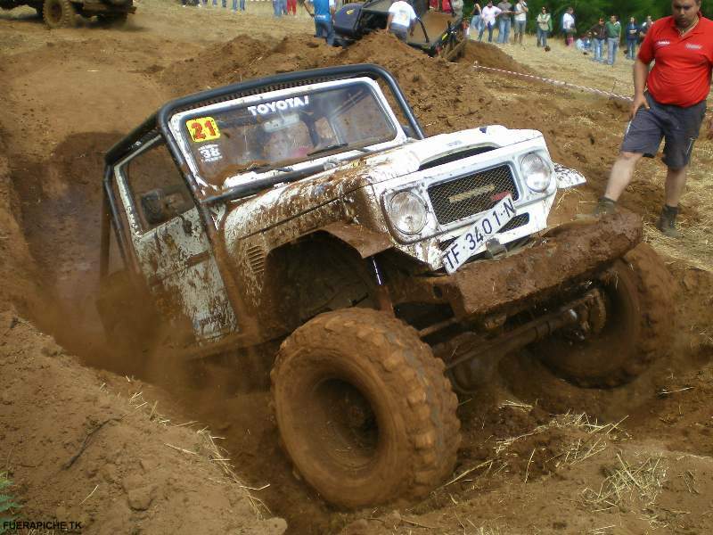 Toyota Land Cruiser BJ40 trial 4x4