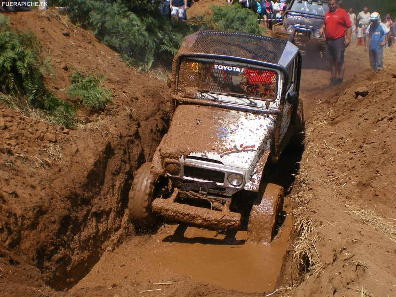 Toyota Land Cruiser BJ40 trial 4x4