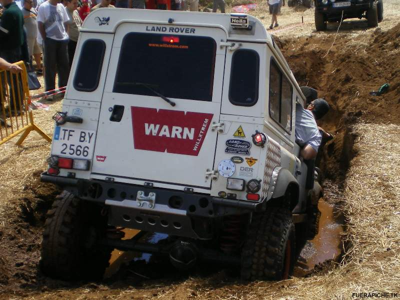 Land Rover Defender 90 trial 4x4