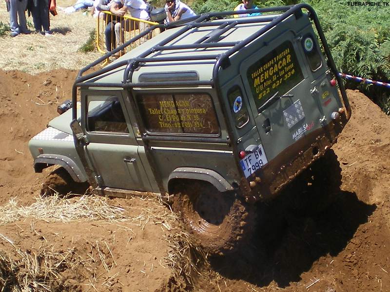 Land Rover Defender 90 trial 4x4