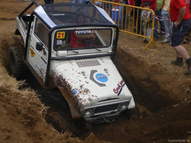 Toyota Land Cruiser BJ40 trial 4x4