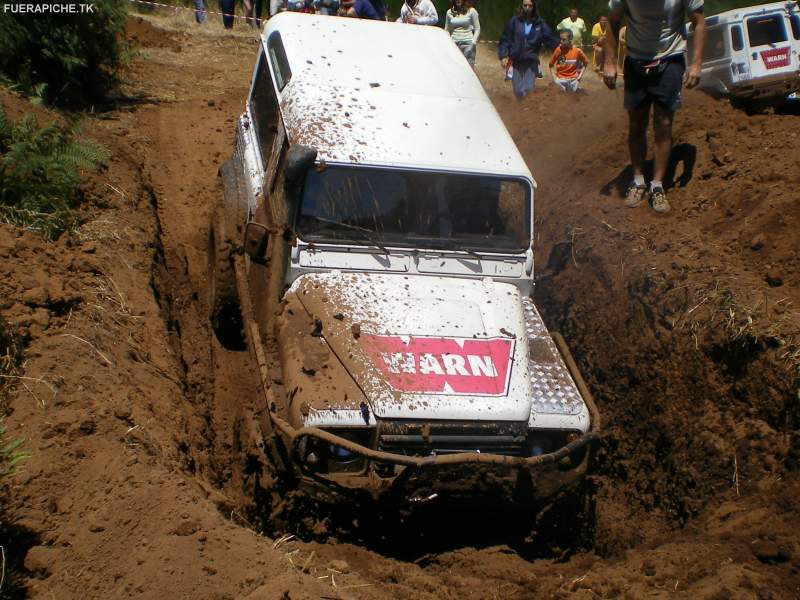 Land Rover Defender 90 trial 4x4