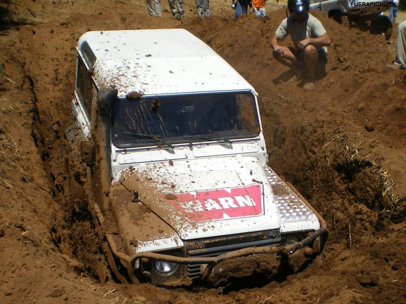 Land Rover Defender 90 trial 4x4