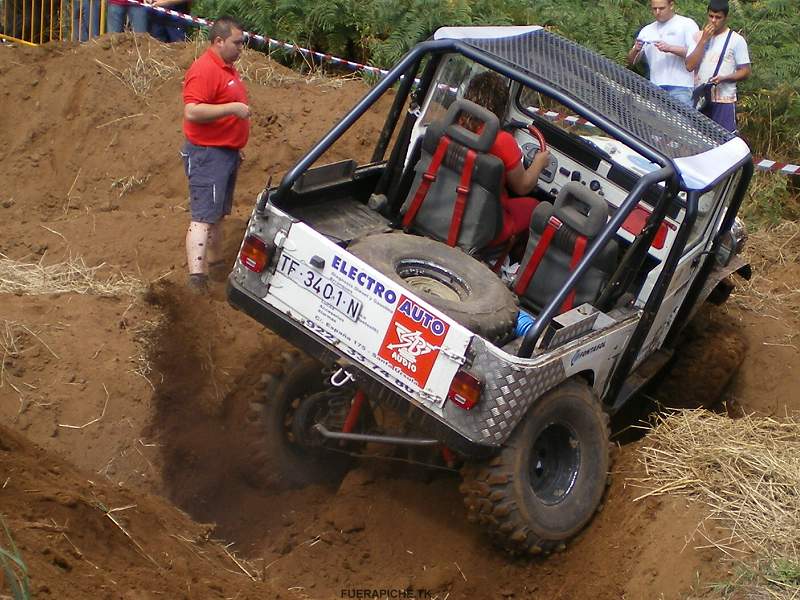 Toyota Land Cruiser BJ40 trial 4x4