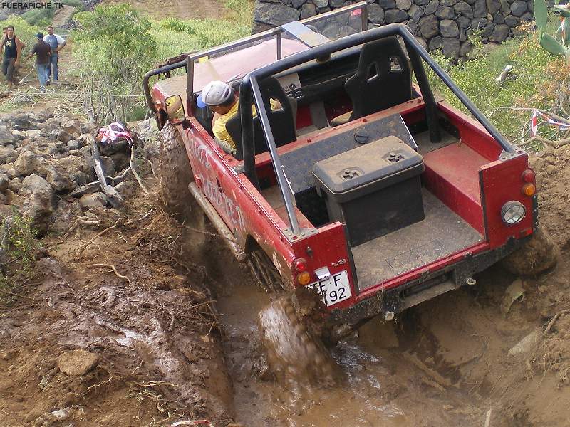 Land Rover V8 trial 4x4