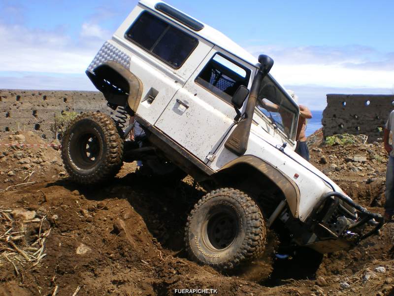 Land Rover Defender 90 trial 4x4