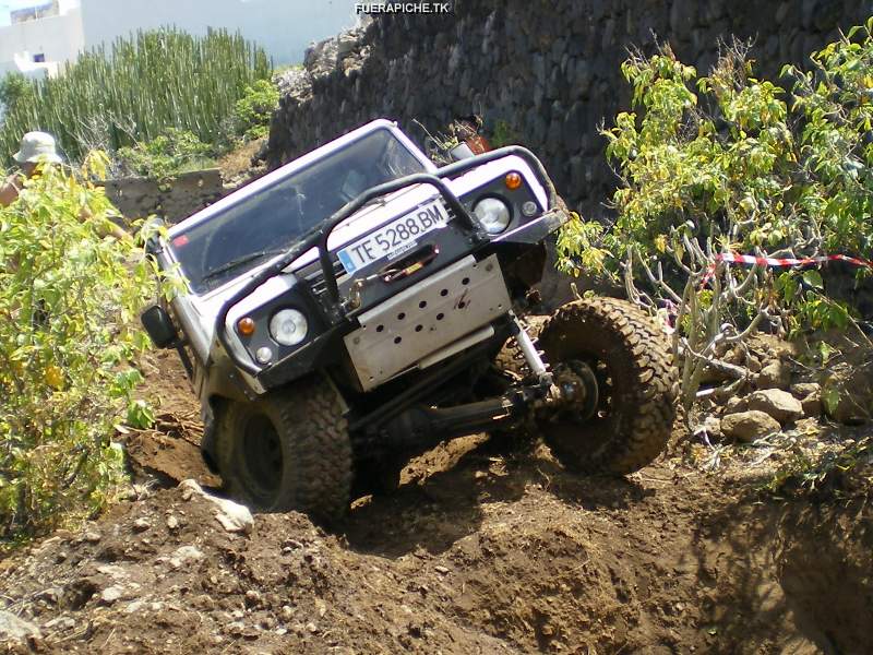 Land Rover Defender 90 trial 4x4