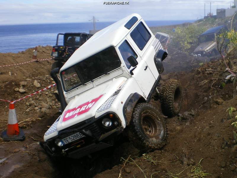 Land Rover Defender 90 trial 4x4