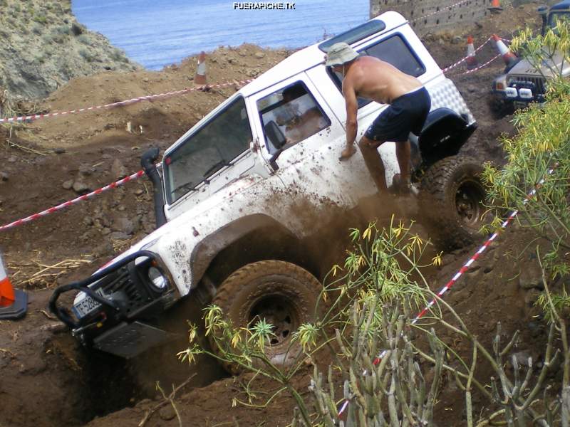 Land Rover Defender 90 trial 4x4