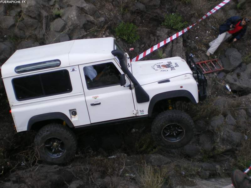 Land Rover Defender 90 trial 4x4