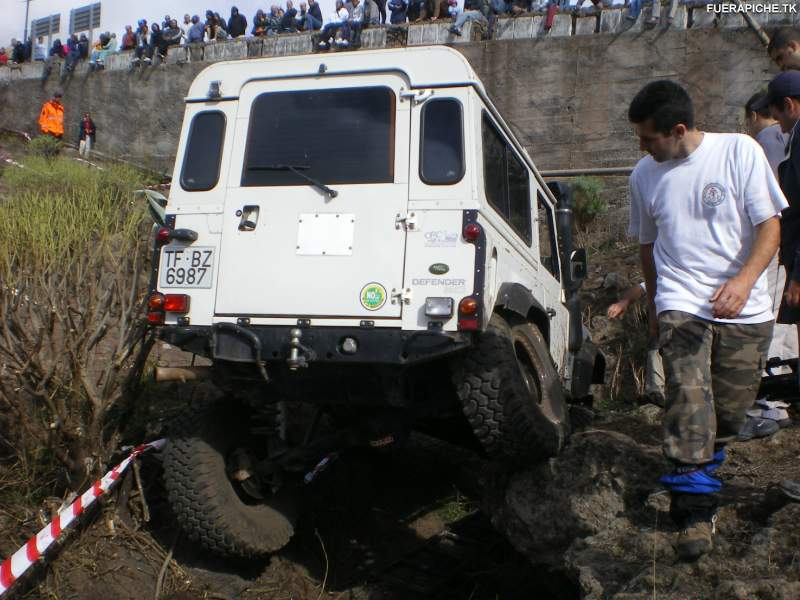 Land Rover Defender 90 trial 4x4