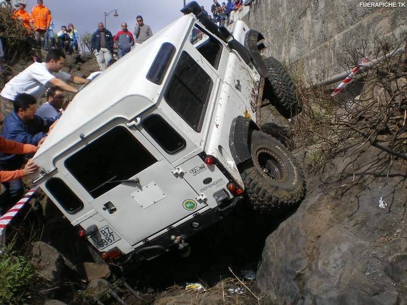 Land Rover Defender 90 trial 4x4