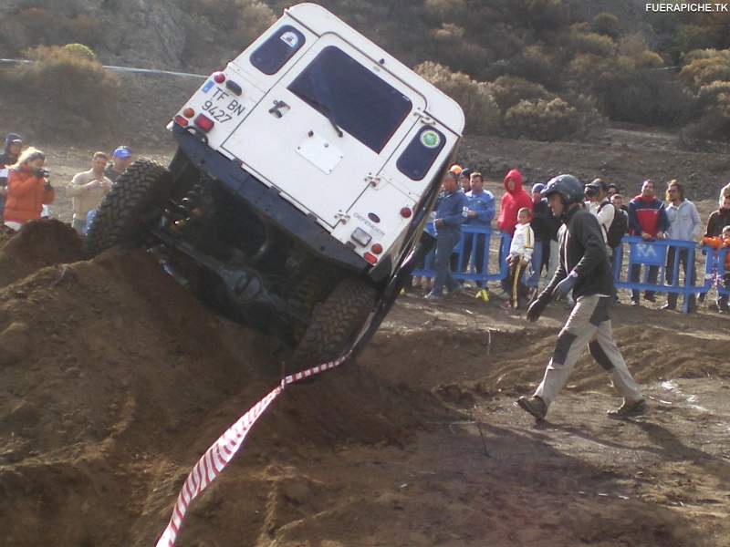 Land Rover Defender 90 trial 4x4