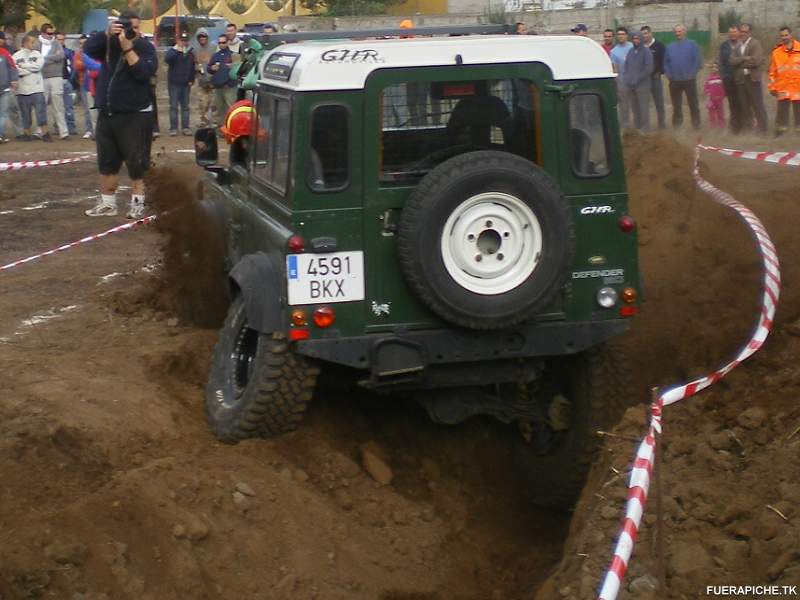 Land Rover Defender 90 trial 4x4