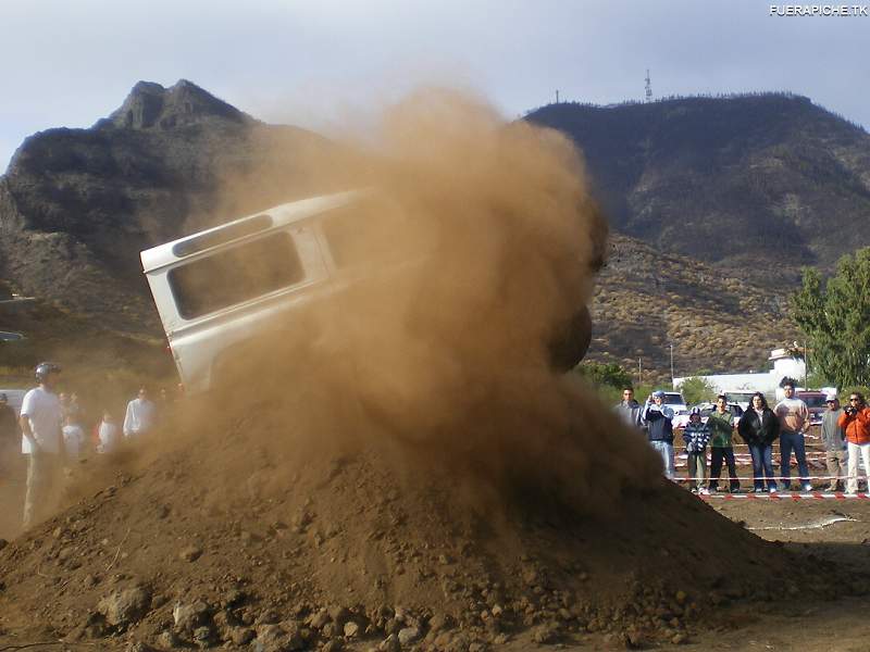 Land Rover Defender 90 trial 4x4