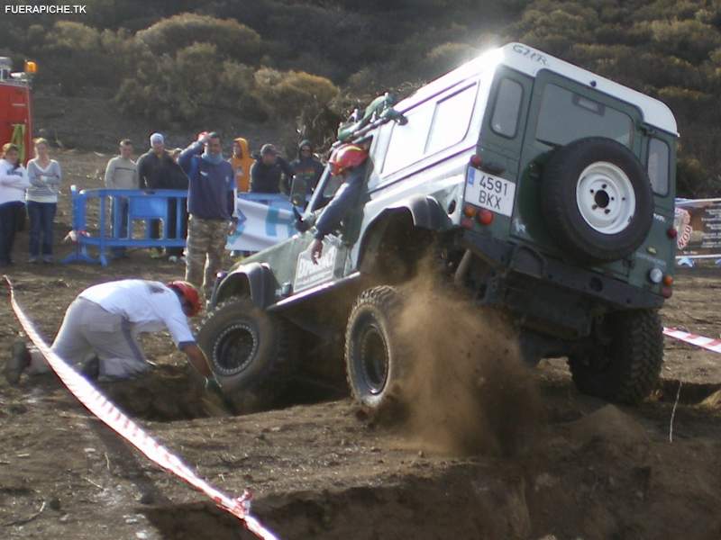 Land Rover Defender 90 trial 4x4