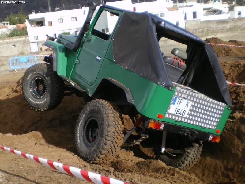 Toyota Land Cruiser BJ40 trial 4x4