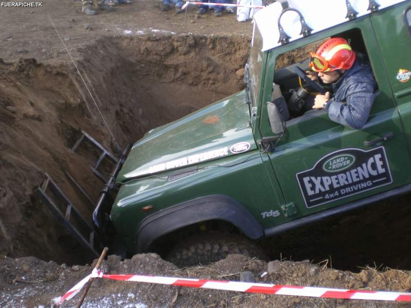 Land Rover Defender 90 trial 4x4