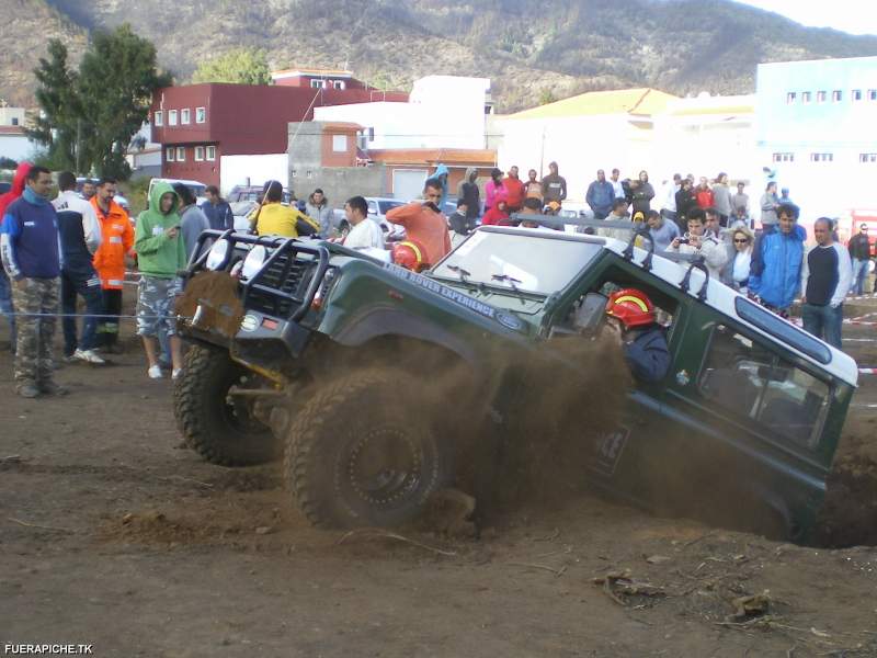 Land Rover Defender 90 trial 4x4