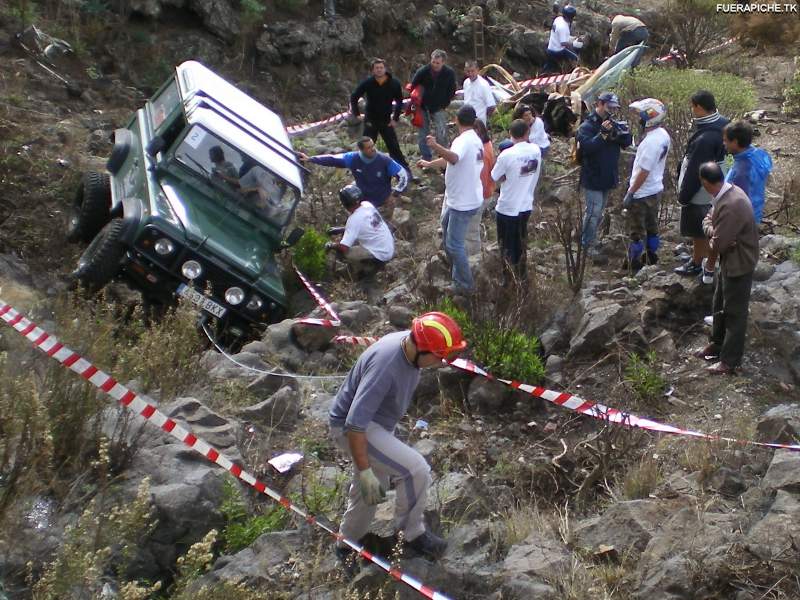 Land Rover Defender 90 trial 4x4