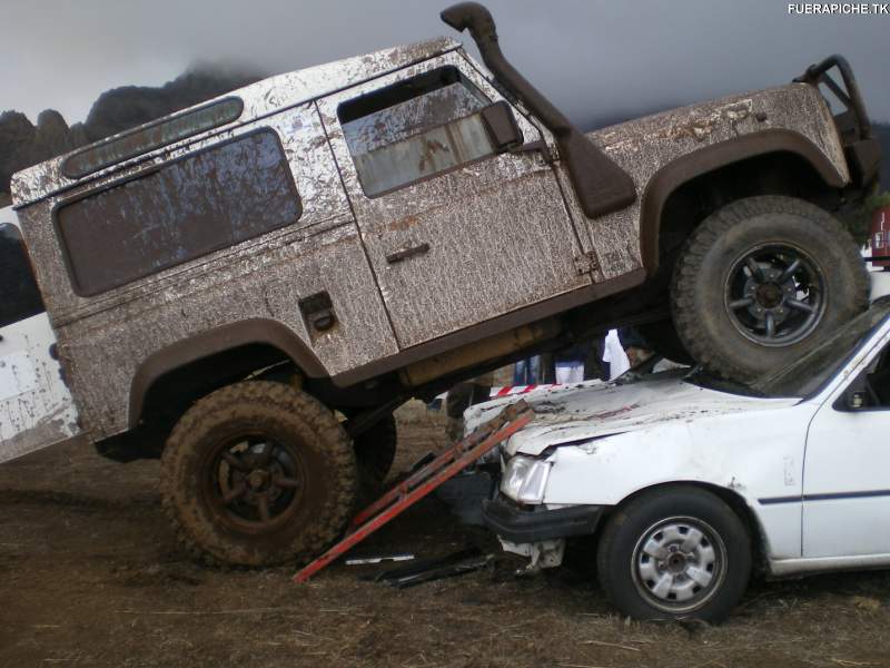 Land Rover Defender 90 trial 4x4