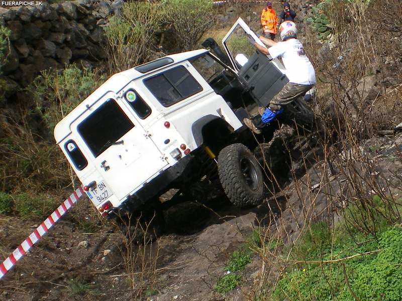 Land Rover Defender 90 trial 4x4