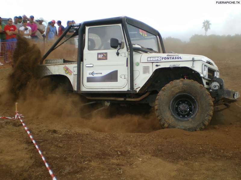 Toyota Land Cruiser BJ40 trial 4x4