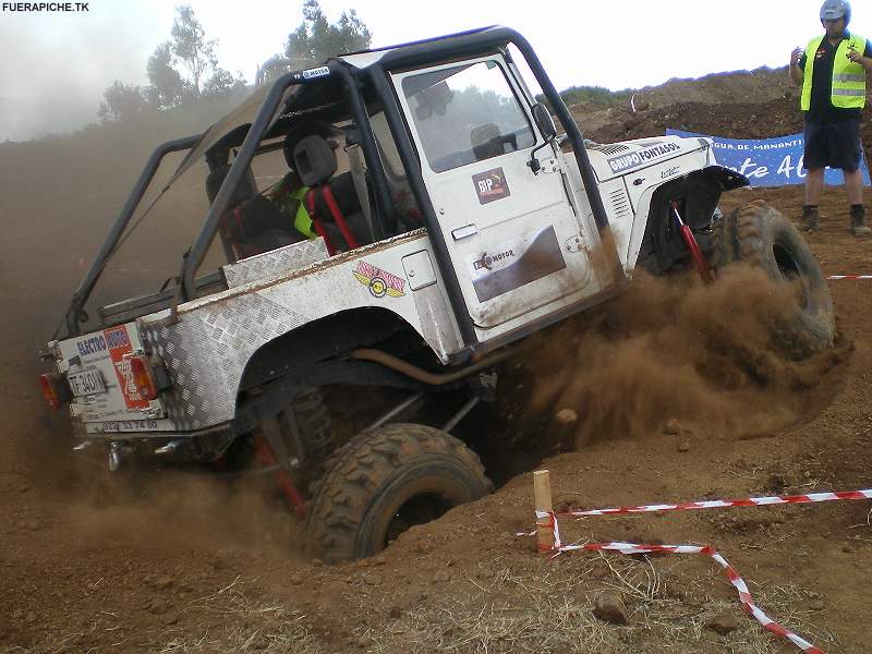 Toyota Land Cruiser BJ40 trial 4x4