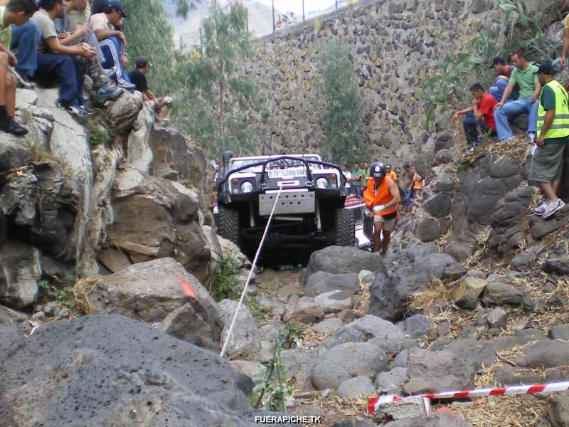 Land Rover Defender trial 4x4