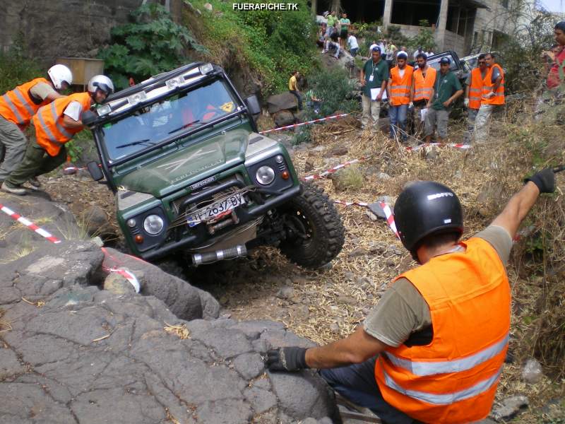 Land Rover Defender trial 4x4