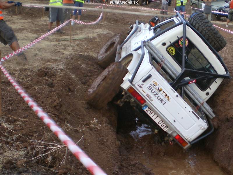 Suzuki Samurai trial 4x4