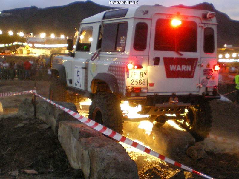 Land Rover Defender trial 4x4