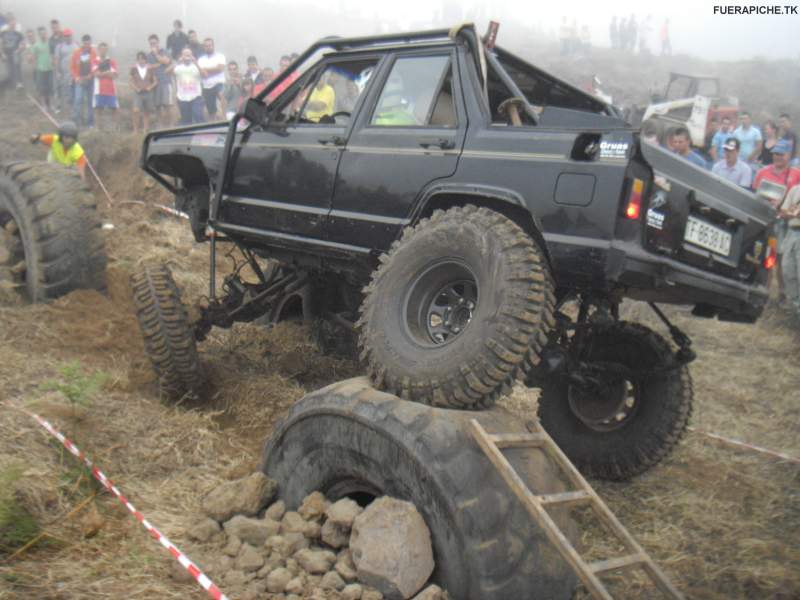 Jeep Cherokee trial 4x4