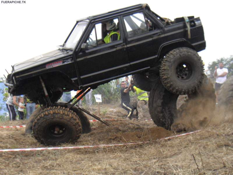 Jeep Cherokee trial 4x4