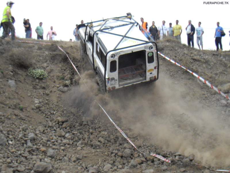 Land Rover Defender 90 trial 4x4