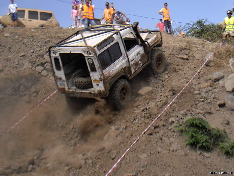 Land Rover Defender 90 trial 4x4