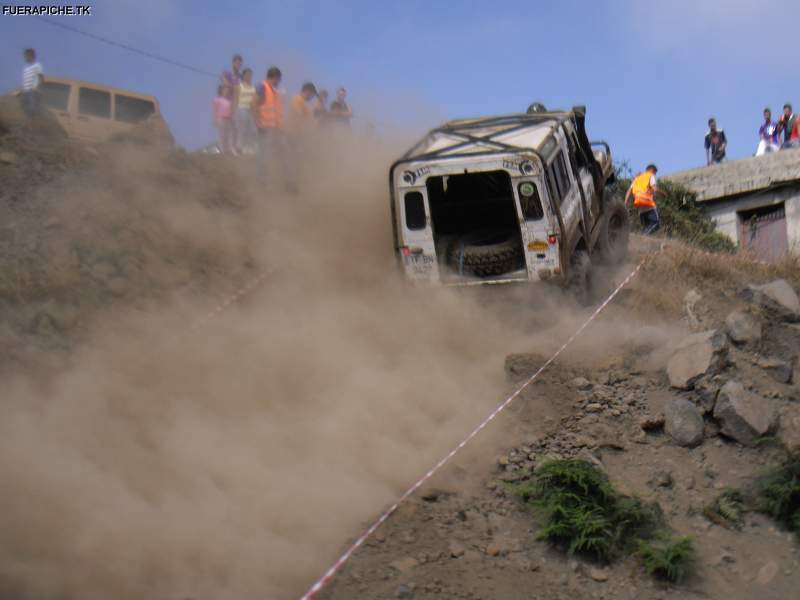 Land Rover Defender 90 trial 4x4