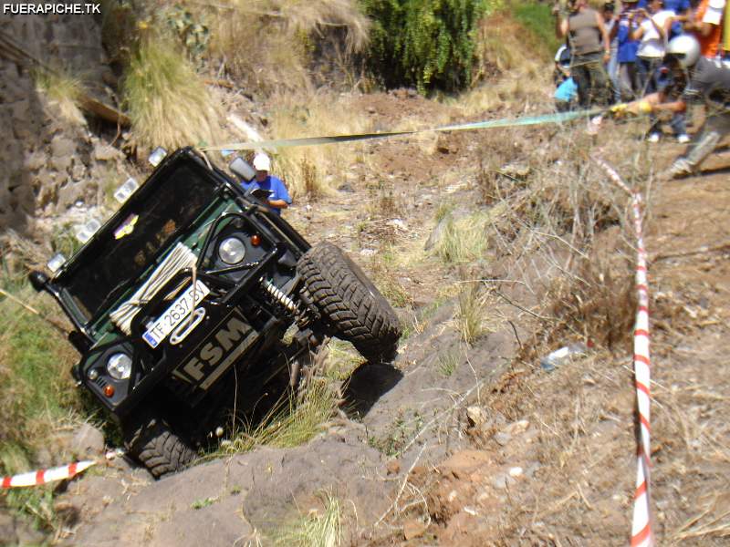 Land Rover Defender 90 trial 4x4