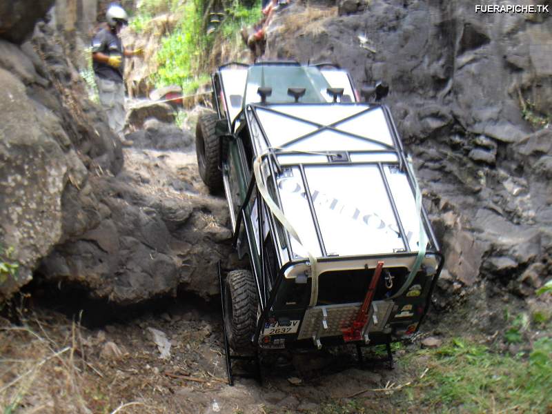 Land Rover Defender 90 trial 4x4