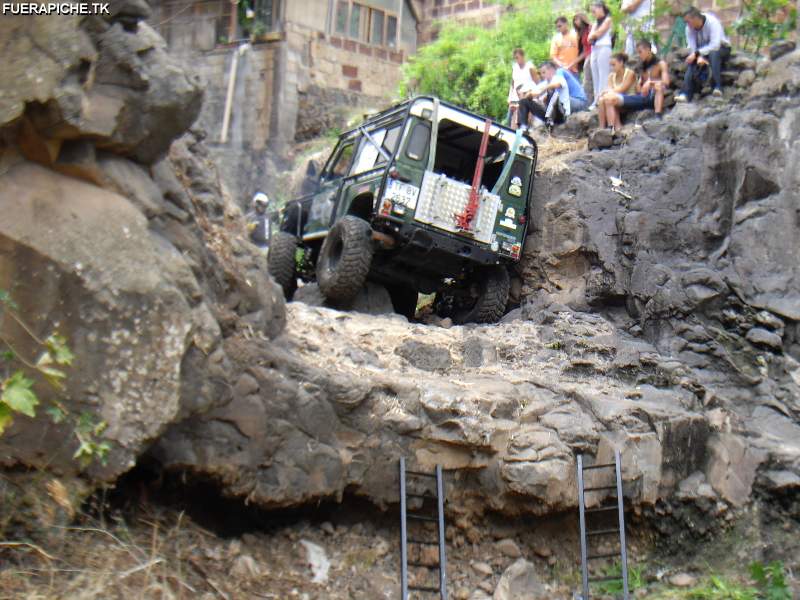 Land Rover Defender 90 trial 4x4